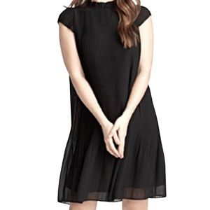 Contemporaine Black Loose Pleated Midi Dress